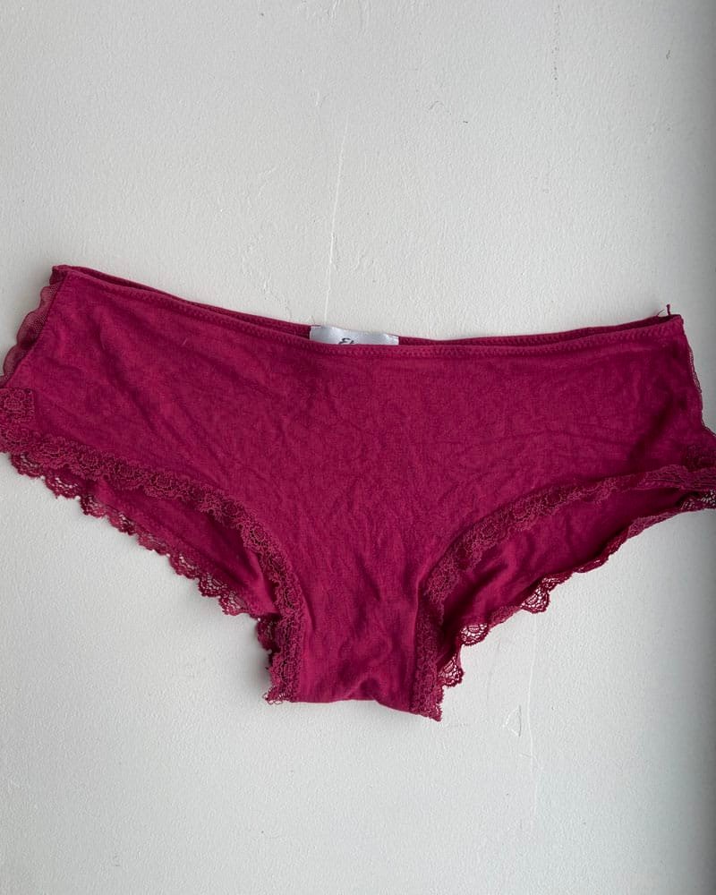 culotte-fushia-bordure-dentelle