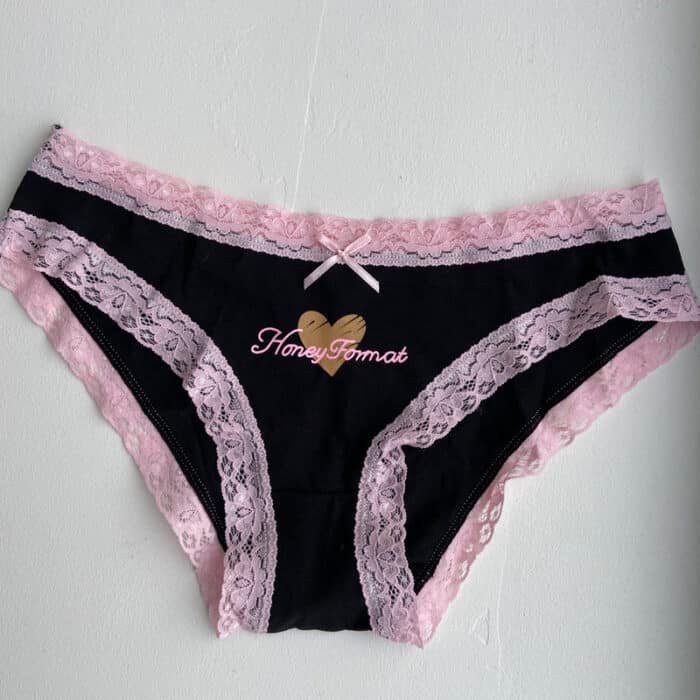 culotte-noire-bordure-rose-dentelle