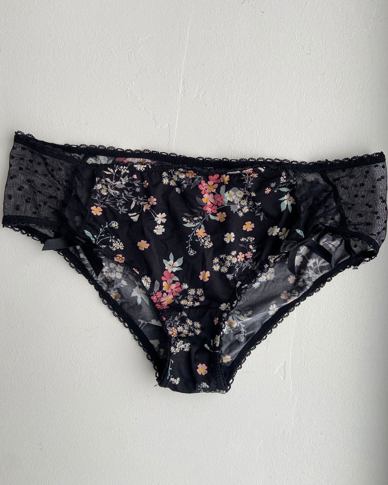 culotte-noire-fleurs