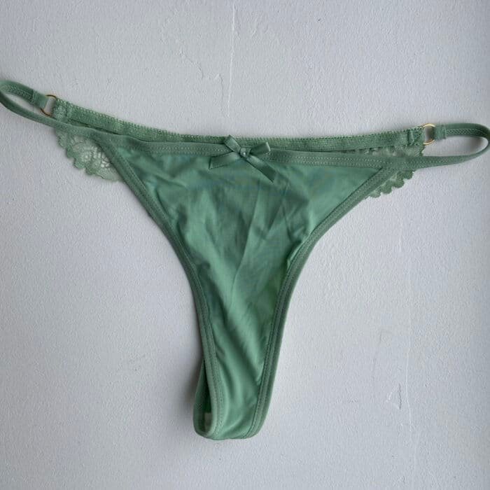 string-vert-dos-dentelle