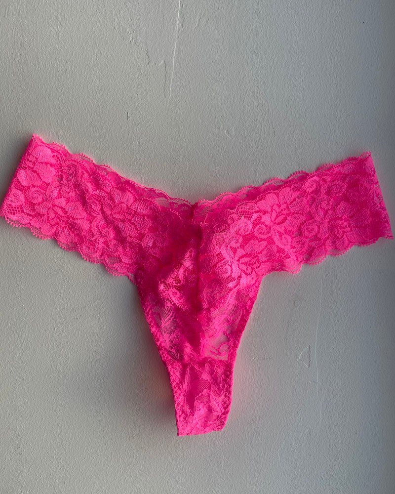 String rose fluo en dentelle